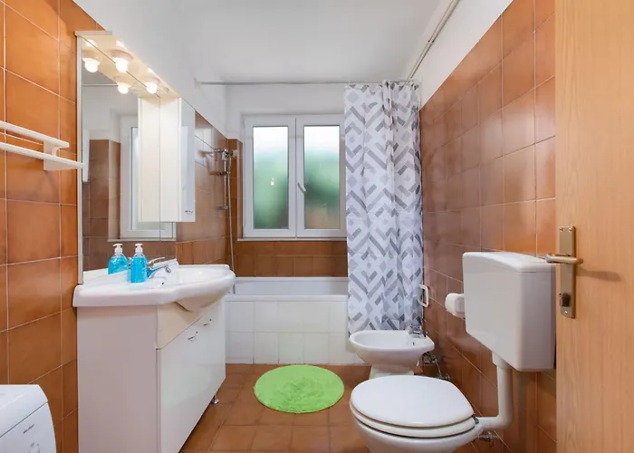 Lägenhet Schoene Mira 2 By Interhome Punat